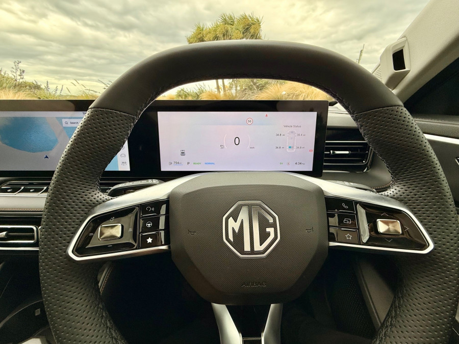 2025 MG HS AS33H Essence Hybrid+ SUV Image 20