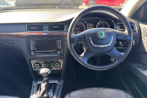 2013 Skoda Superb 3T Elegance 125TDI Wagon Image 14