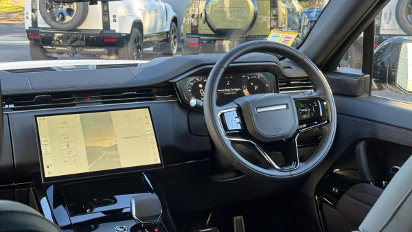 2025 Land Rover Range Rover Sport L461 D350 Dynamic HSE SUV image 14