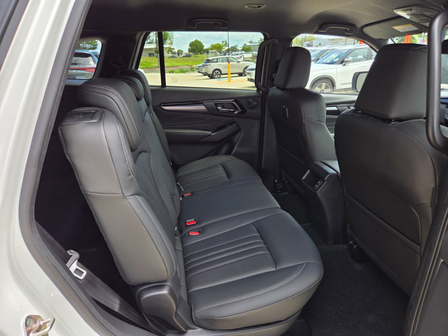 2026 Isuzu MU-X RJ LS-T SUV Image 10