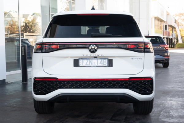 2026 Volkswagen Tayron R4 200TSI eHybrid R-Line SUV image 5
