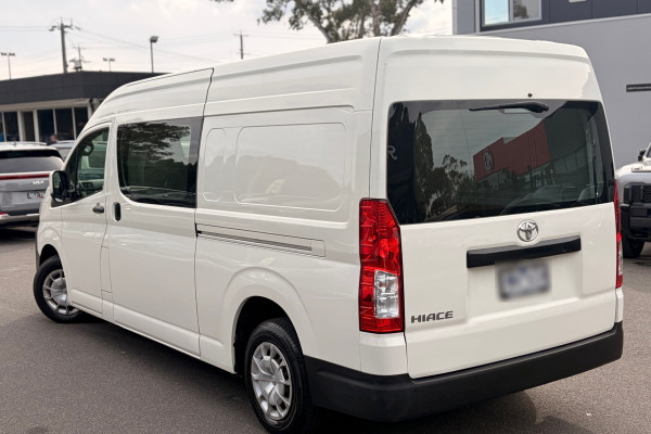 2021 Toyota HiAce GDH300R  Crew Van Image 2