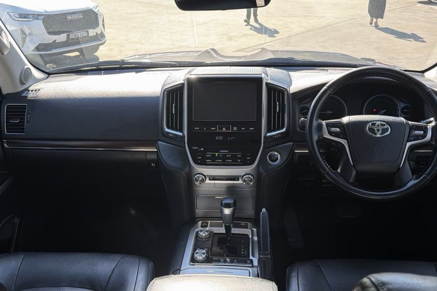 2019 Toyota LandCruiser VDJ200R VX SUV Image 10