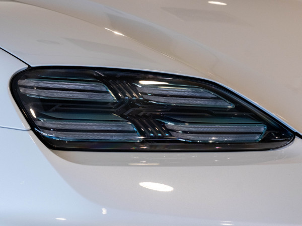 2024 MY25 Porsche Macan SUV image 12
