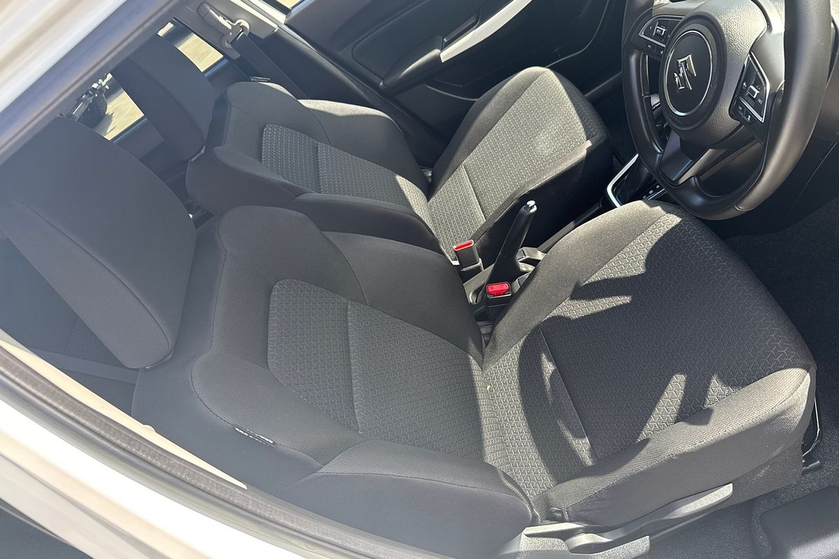2023 Suzuki Swift AZ Series II GL Hatch Image 10