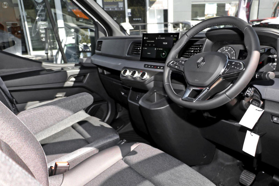 2026 Renault Master XDD  Van Image 9