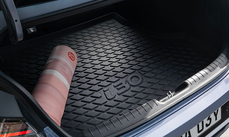 Cargo liner tray 