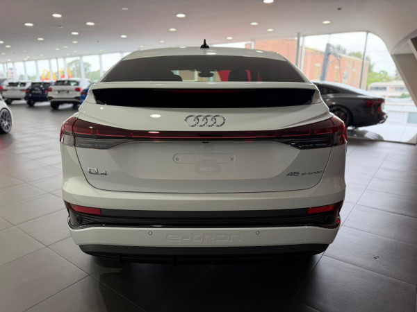 2025 Audi Q4 e-tron F4 45 SUV image 6