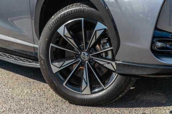 2026 MG HS Super Hybrid Essence SUV Image 5