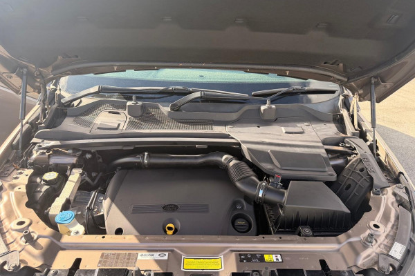 2015 Land Rover Discovery Sport L550 TD4 HSE SUV Image 29