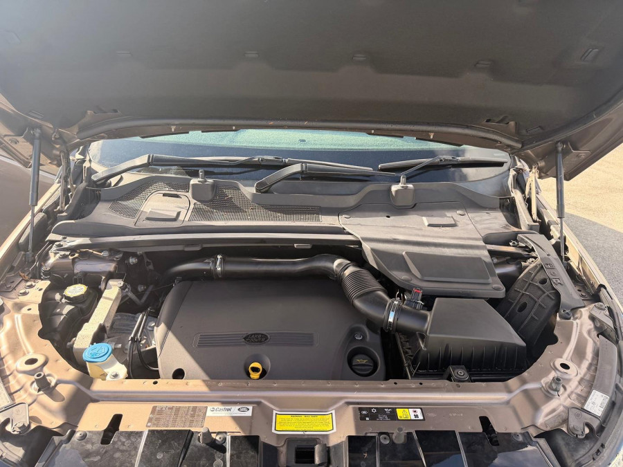 2015 Land Rover Discovery Sport L550 TD4 HSE SUV Image 29