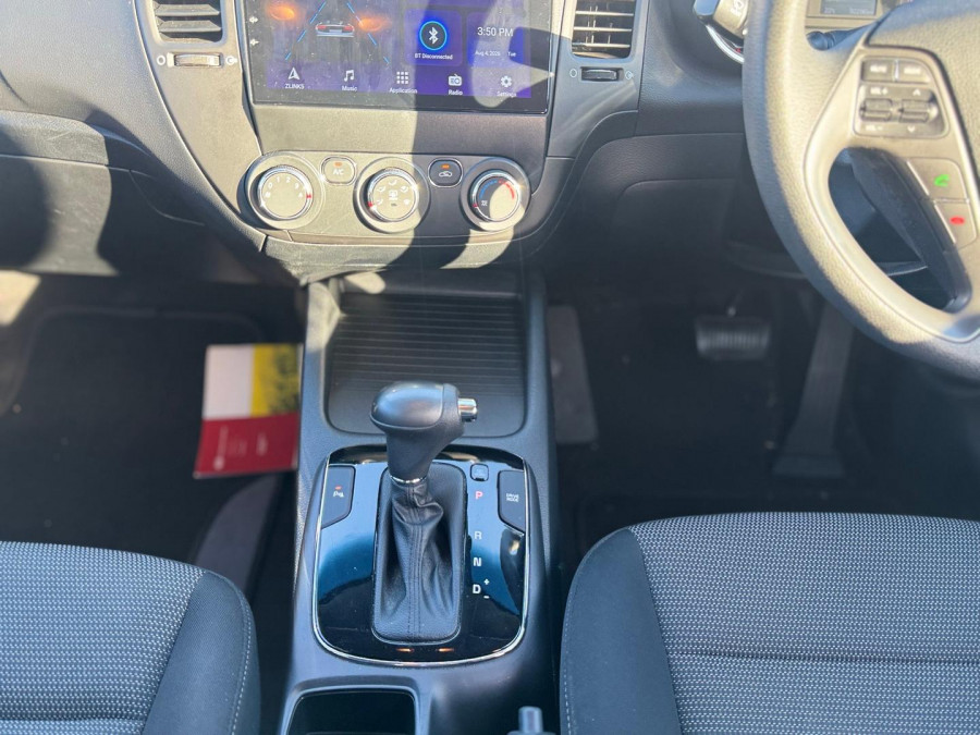 2016 MY17 Kia Cerato YD S Sedan Image 15