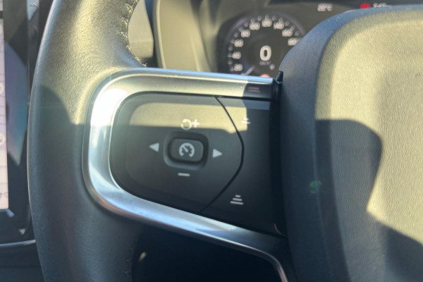 2019 Volvo XC40 XZ T4 Momentum SUV Image 22