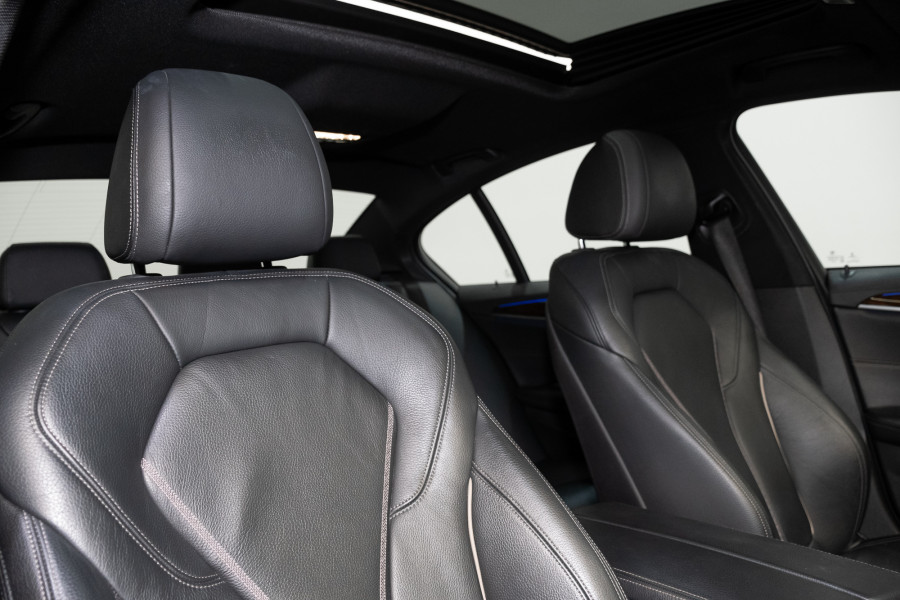 2019 BMW 5 Series 20i M Sport Sedan Image 4