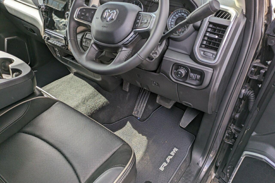2023 Ram 2500 DJ Laramie Ute Image 11