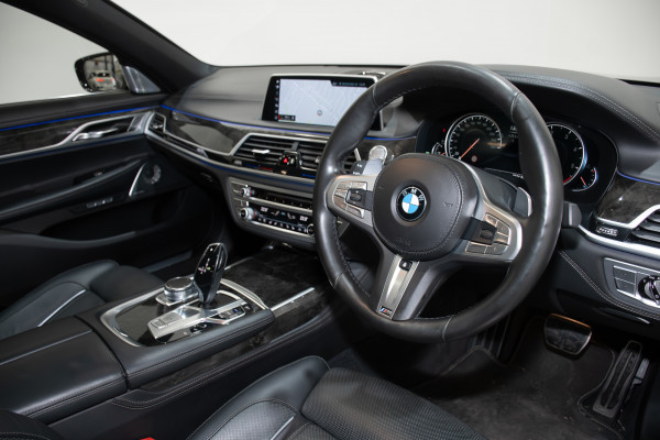 2018 BMW 7 Series 30d Sedan image 21
