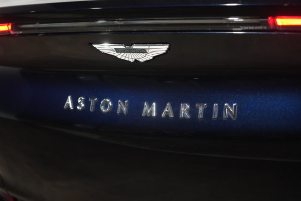 2021 Aston Martin DBX SUV Image 9