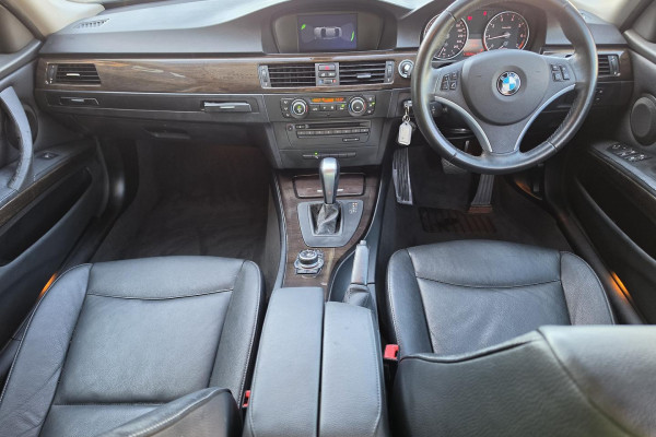 2011 BMW 3 Series E90 320i M Sport Sedan Image 18