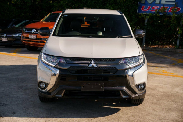 2021 Mitsubishi Outlander ZL Black Edition SUV Image 5