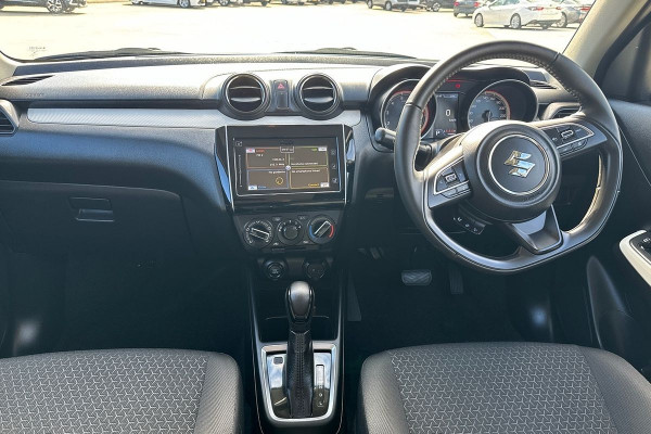 2024 Suzuki Swift AZ Series II GL Plus Hatch Image 6