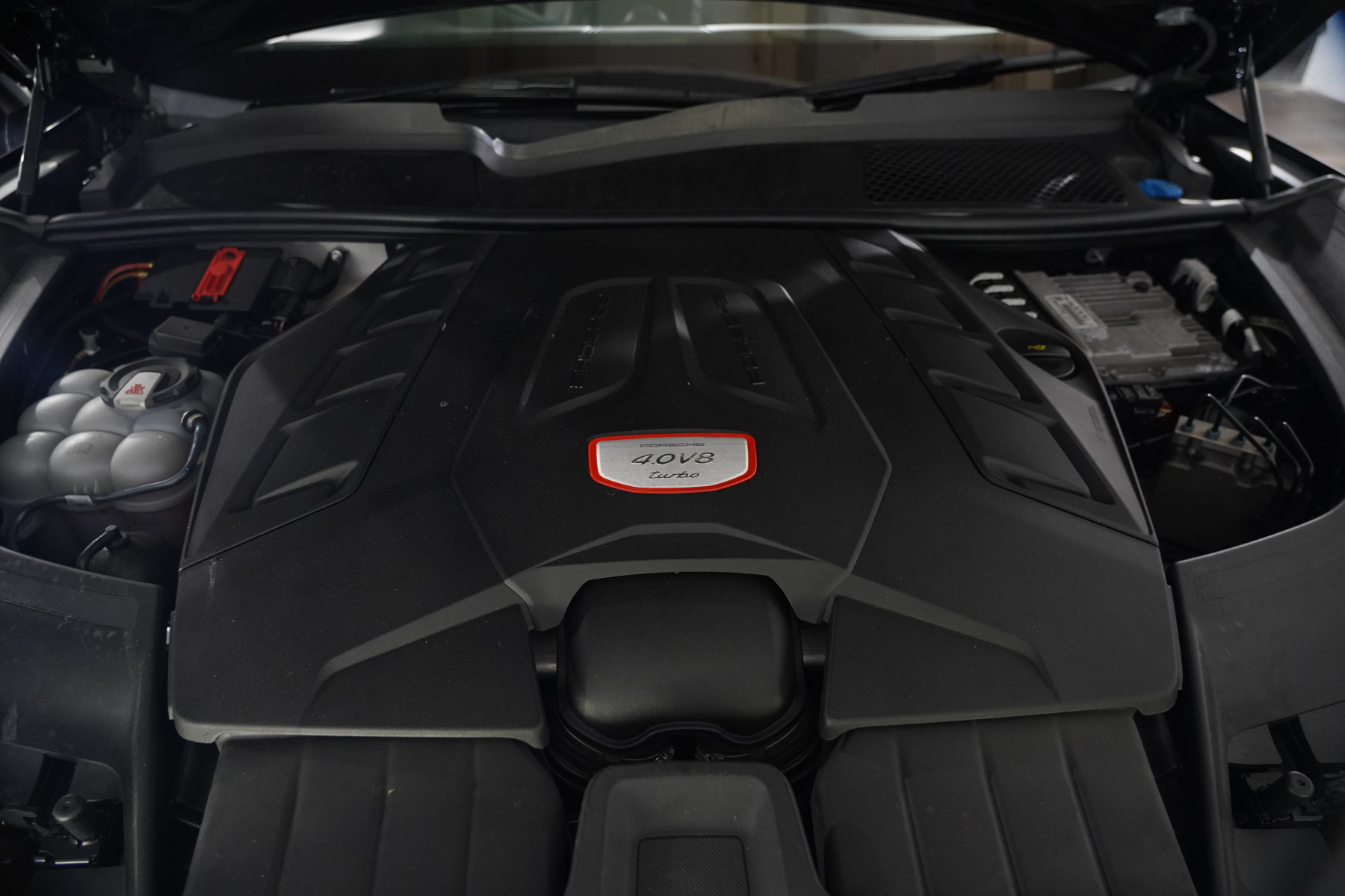 2019 Porsche Cayenne Turbo SUV Image 37