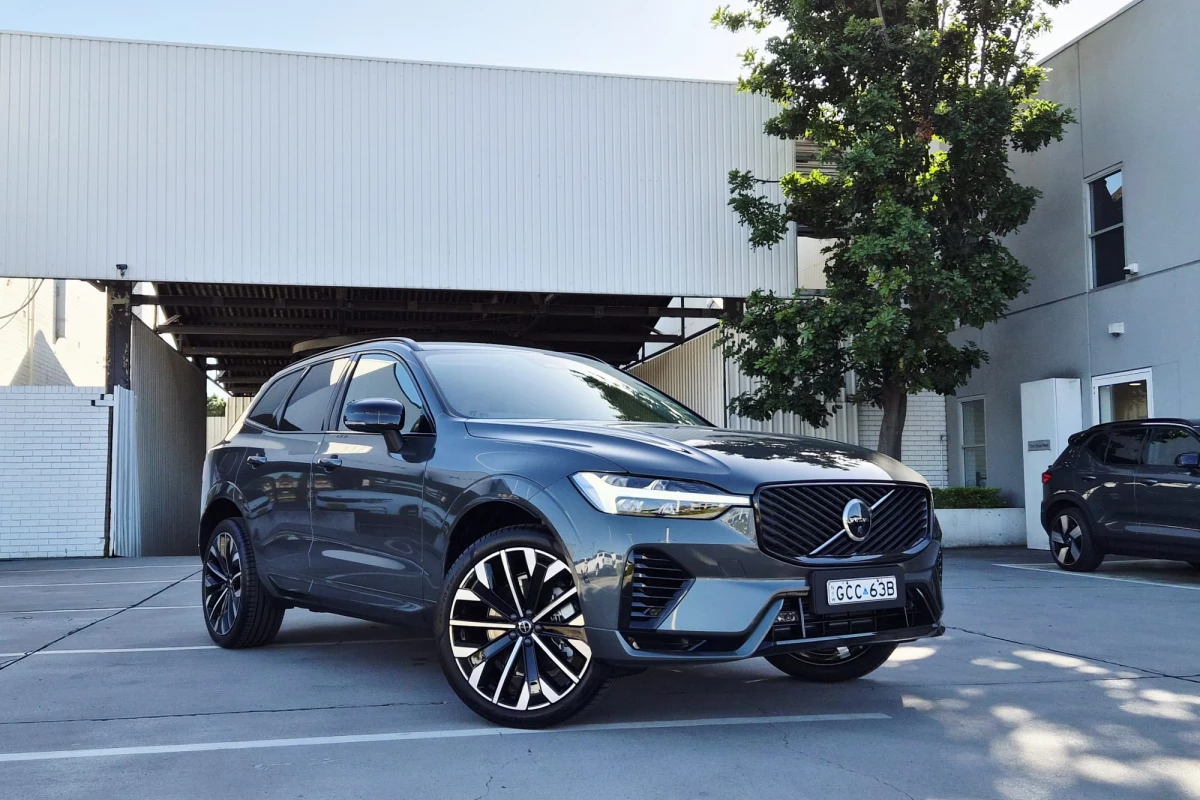 2026 Volvo XC60 UZ Ultra T8 Plug-in Hybrid Dark SUV