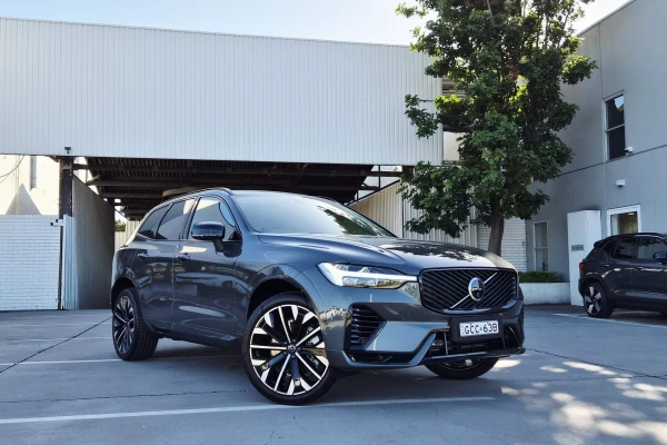 2026 Volvo XC60 UZ Ultra T8 Plug-in Hybrid Dark SUV