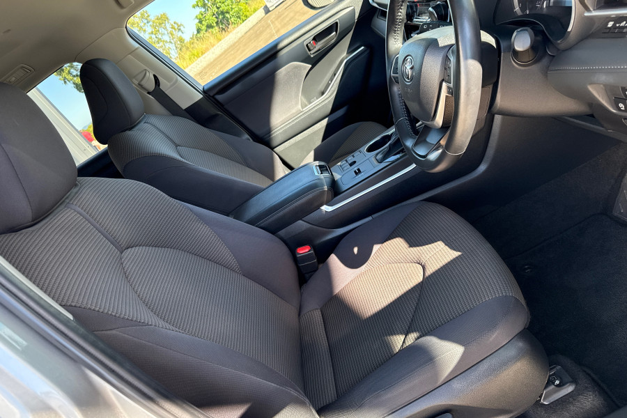 2023 Toyota Kluger TXUA75R (Petrol AWD) GX SUV Image 13