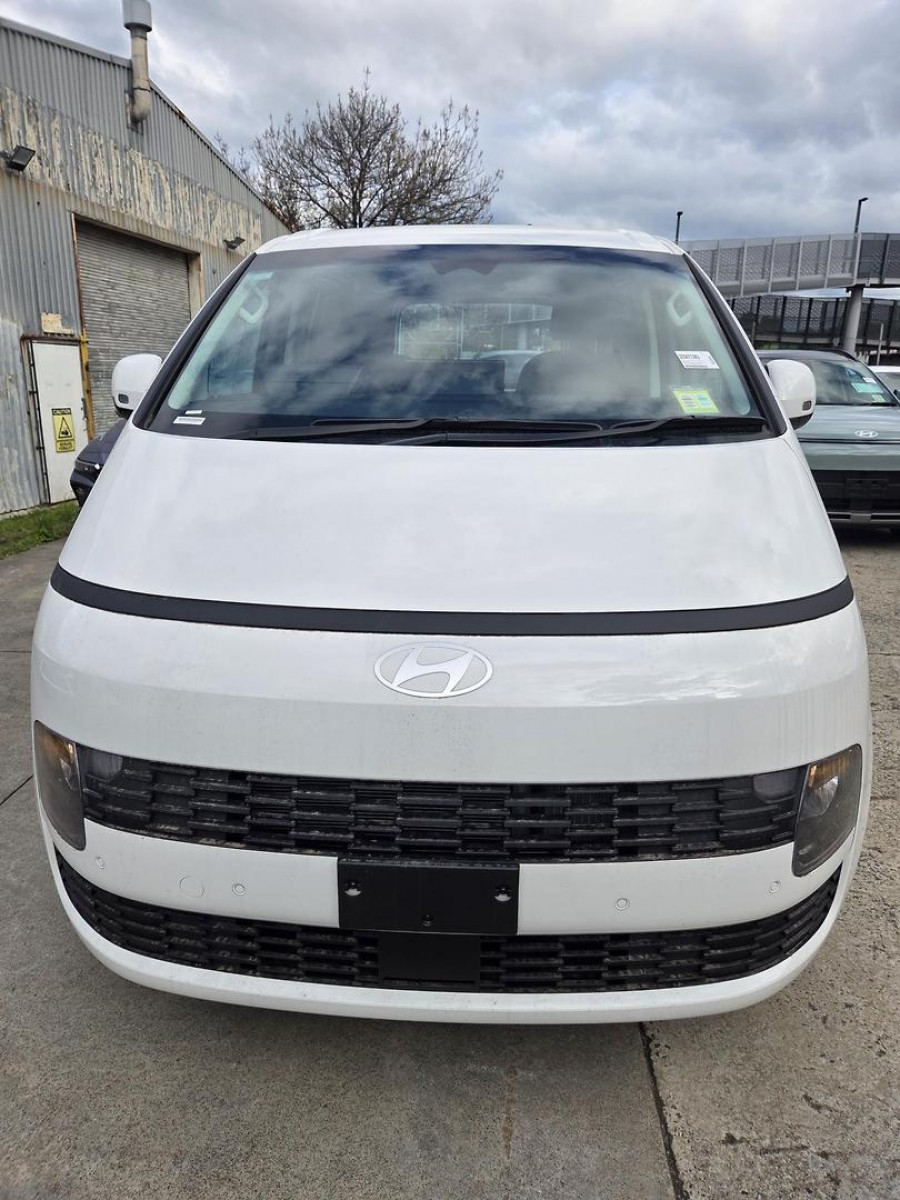 2026 MY27 Hyundai Staria Load US4.V4  Van Image 3
