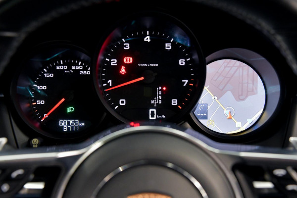 2018 Porsche Macan 95B  SUV image 9
