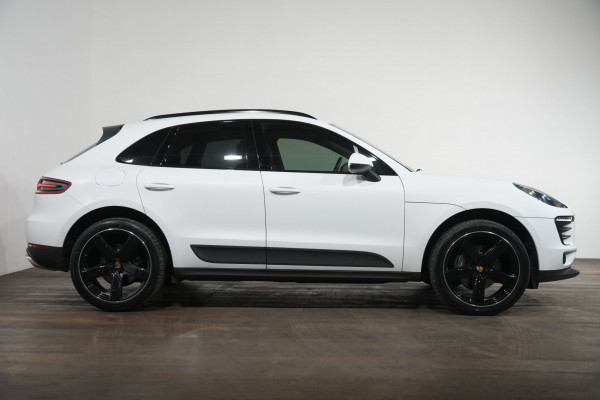 2017 Porsche Macan SUV Image 4