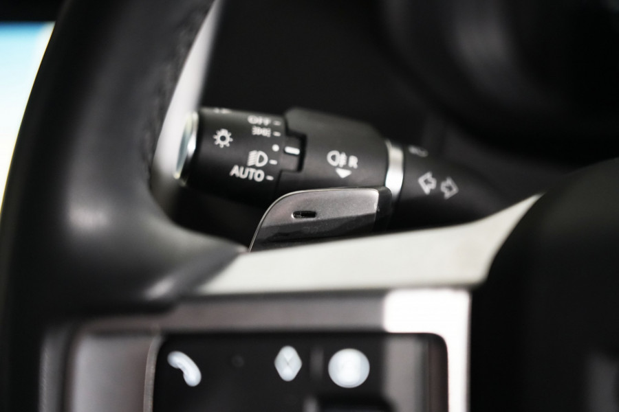 2024 Land Rover Discovery Series 5 P360 Dynamic SE SUV Image 15