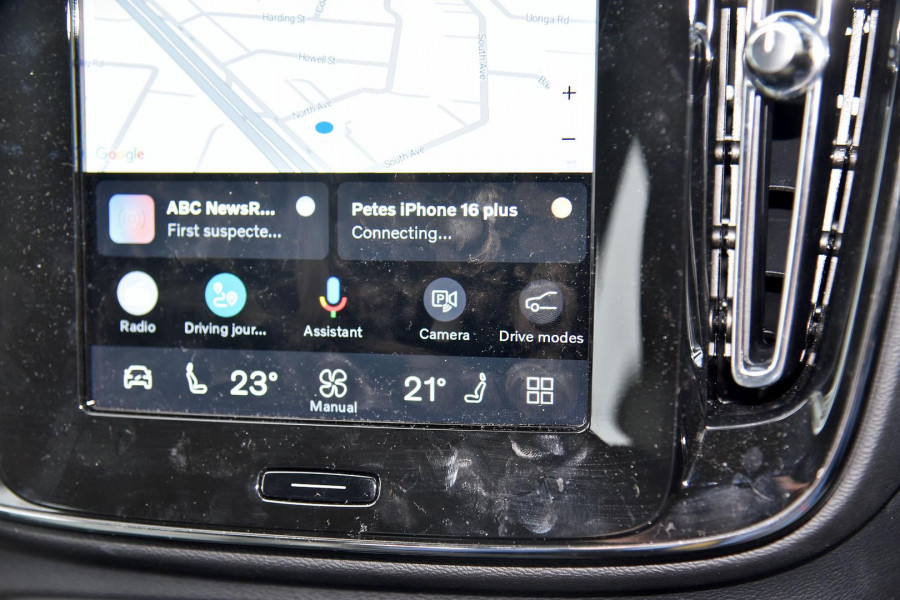 2025 Volvo XC40 XZ Plus B4 SUV Image 10