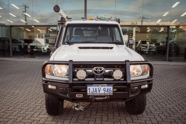 2021 Toyota LandCruiser VDJ79R GXL Cab Chassis Image 2