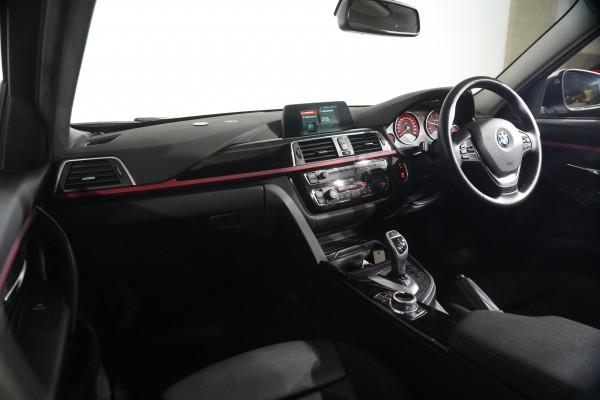 2018 BMW 3 Series 20d Sport Line Sedan image 13