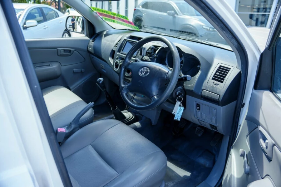 2009 Toyota HiLux TGN16R MY09 WorkMate Ute Image 10
