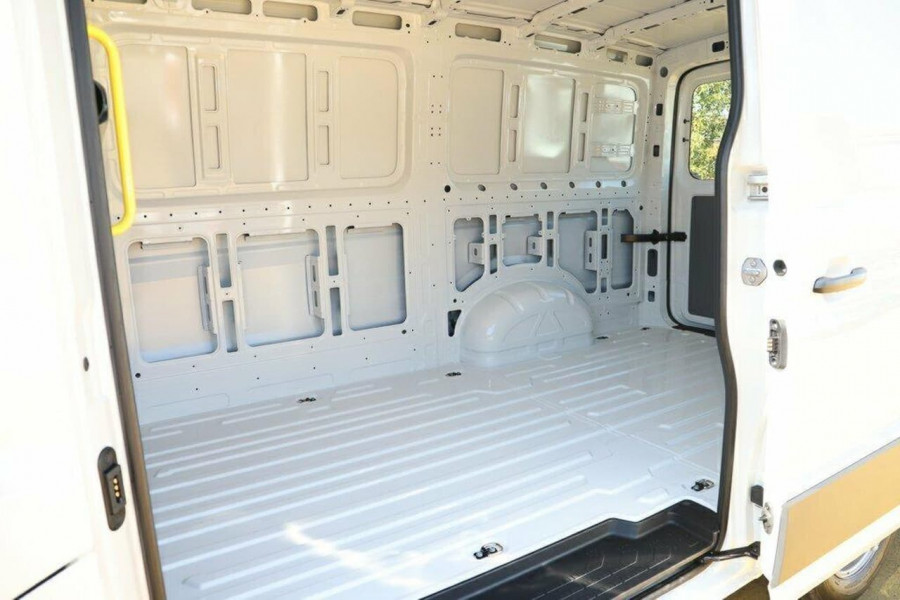 2018 MY19 Volkswagen Crafter SY1 LWB with Overhang Van Image 14