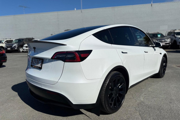 2023 Tesla Model Y  Rear-Wheel Drive SUV Image 8