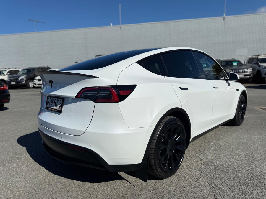 2023 Tesla Model Y  Rear-Wheel Drive SUV Image 8