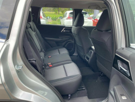 2024 Mitsubishi Outlander ZM ES SUV image 28