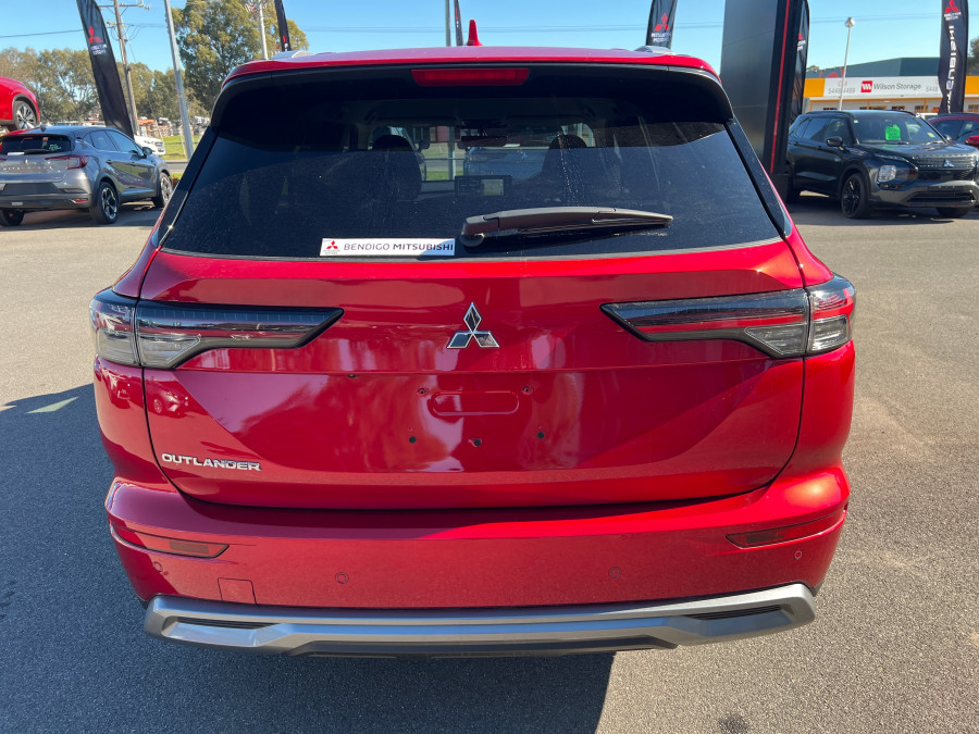 2025 Mitsubishi Outlander ZM LS SUV Image 6