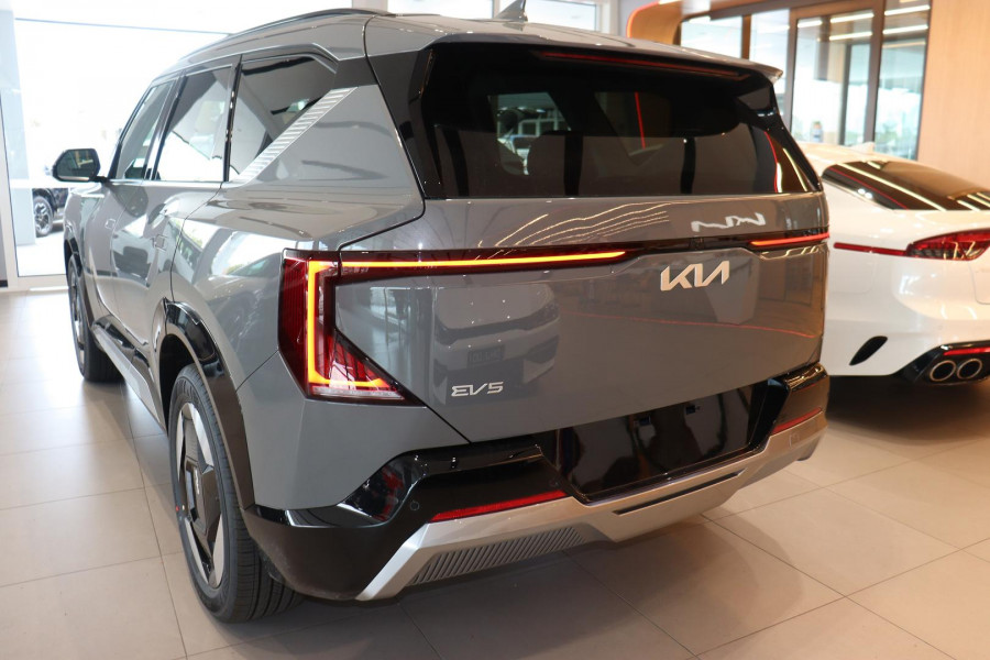 2026 Kia EV5 OVc Earth SUV Image 11