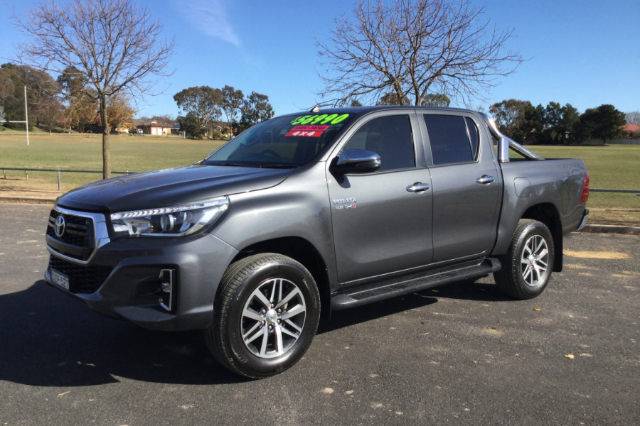2018 Toyota HiLux  SR5 Cab chassis