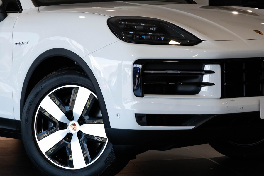 2025 Porsche Cayenne E-Hybrid SUV