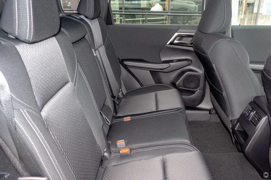 2024 Mitsubishi Outlander ZM LS SUV Image 8