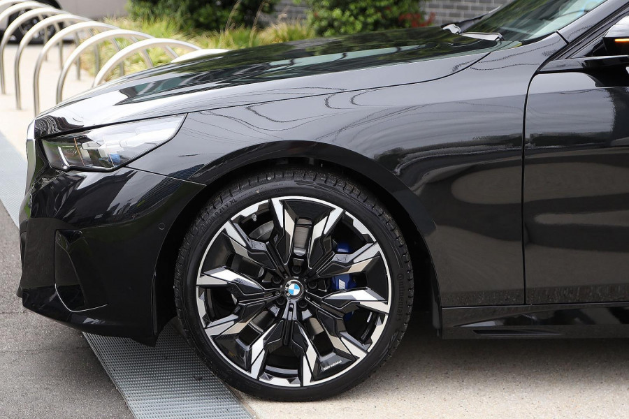 2025 BMW 5 Series G60 520i M Sport Sedan