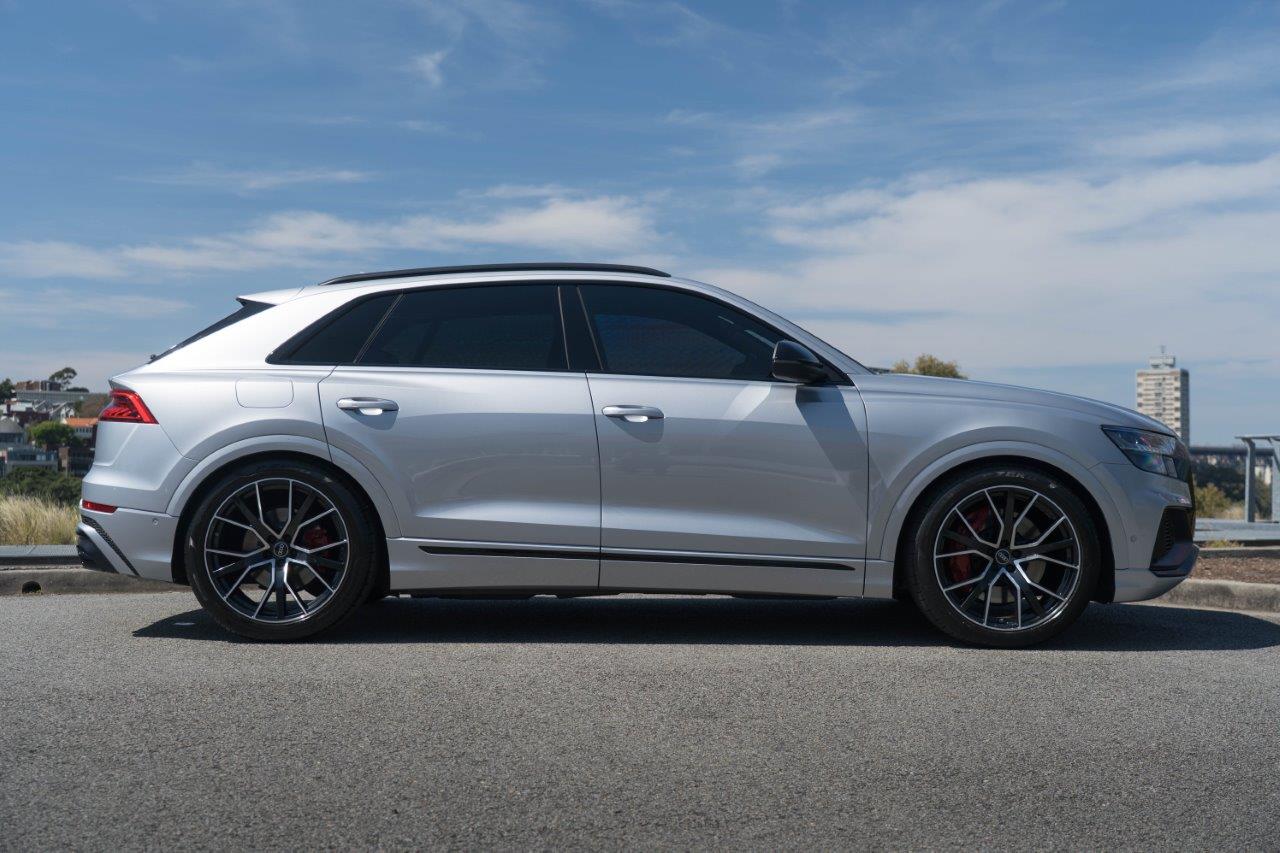 2022 Audi SQ8 TFSI SUV Image 3