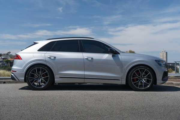 2022 Audi SQ8 TFSI SUV Image 3