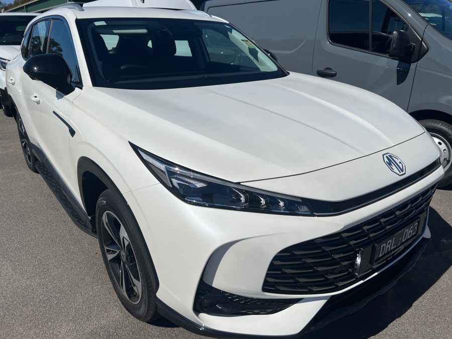 2025 MG HS AS33 Excite Hybrid SUV Image 3