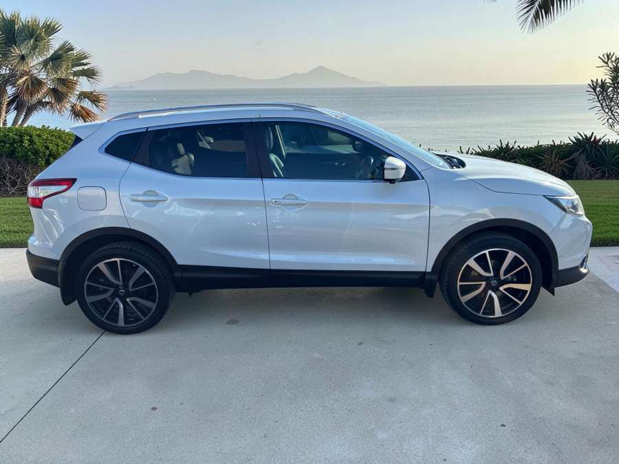 2017 Nissan QASHQAI J11 Ti SUV Image 2